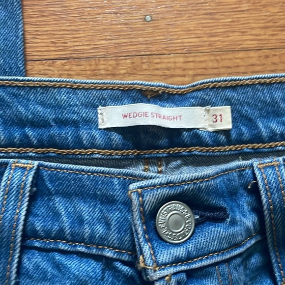 Levi’s Wedgie Straight fit size 31 EUC - Picture 4 of 8
